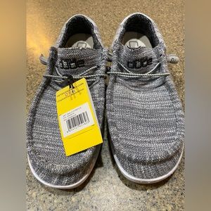 Mens Hey Dudes Size 9 NWT